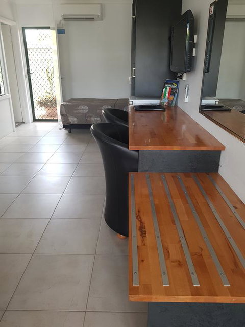Sunseeker Motel - Sunshine Coast Tourism 1