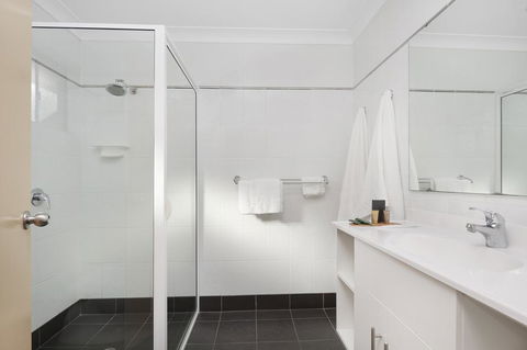 Sunseeker Motor Inn - Sunshine Coast Tourism 3