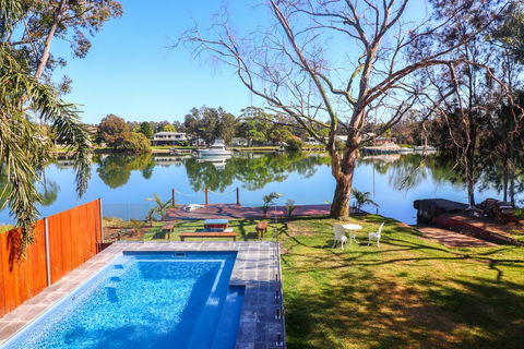 Sunset Lodge - Holiday Sunshine Coast 0