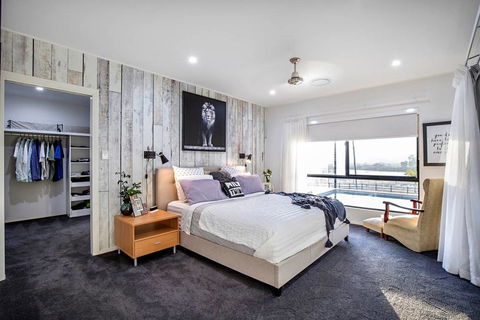 Sunset Penthouse Couples Retreat, Close To Airlie Beach, Champagne On Arrival - Holiday Sunshine Coast 0