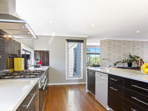 Sunshine Beach House-25 Metre Walk To The Beach - Sunshine Coast Tourism 1