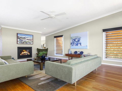 Sunshine Beach House-25 Metre Walk To The Beach - Sunshine Coast Tourism 3