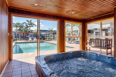 Sunshine Motor Inn - Sunshine Coast Tourism 1