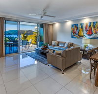 Superior Poinciana 011 on Hamilton Island - Sunshine Coast Tourism