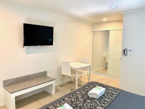 Surf Beach Motel Coffs - Sunshine Coast Tourism 2