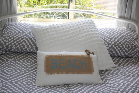 Surf Beach On Eric - Sunshine Coast Tourism 1