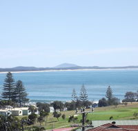 Surf Break  Ocean Break - Holiday Sunshine Coast