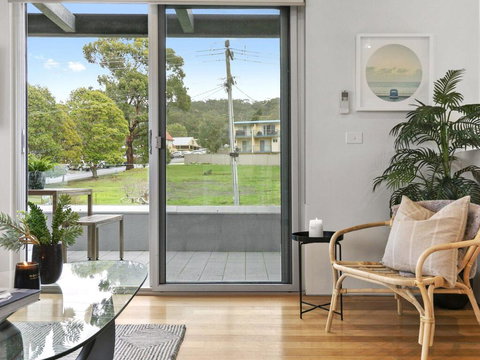 SURF CENTRAL - Wifi, Double Garage & Smack Bang In The Middle Of Town - Holiday Sunshine Coast 2