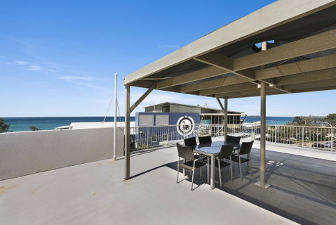 Surfcomber On The Beach - Sunshine Coast Tourism 1