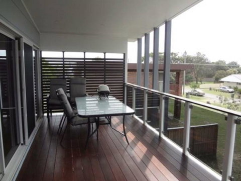 Surfmist - Sunshine Coast Tourism 2