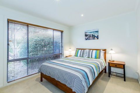 SURFSIDE GETAWAY IN PICTURESQUE INVERLOCH - Sunshine Coast Tourism 2