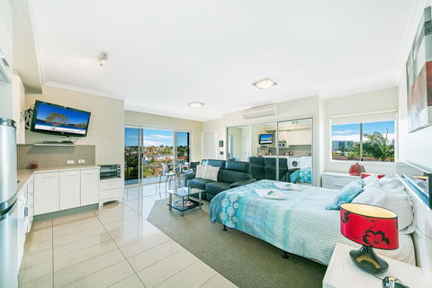 Suttons Beach Apartments - Sunshine Coast Tourism 1