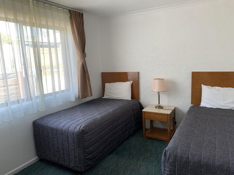Swaggers Motor Inn - Holiday Sunshine Coast 1