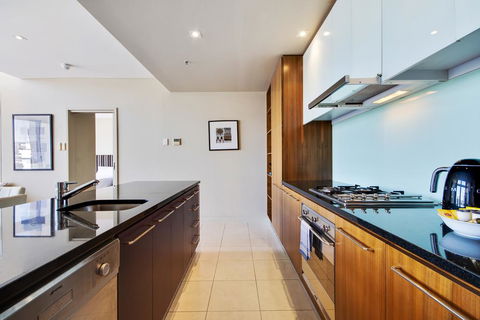 Swainson At Embassy - Sunshine Coast Tourism 3