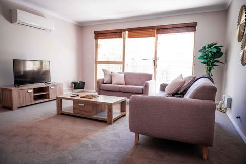 SWAN RIVER STAY, PERTH, WIFI, NETFLIX, APPLECROSS, FREO - Sunshine Coast Tourism 0