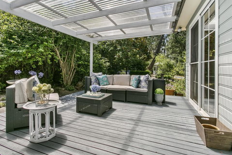 Swanbrook - Holiday Sunshine Coast 0