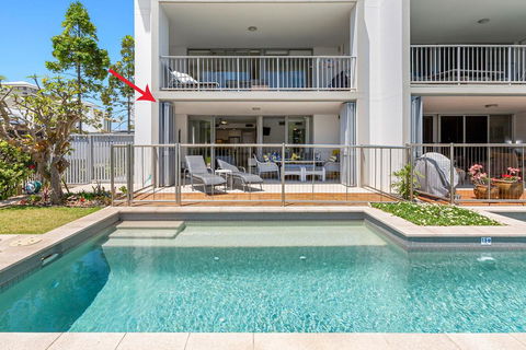 SWIM UP DRIFT APARTMENT 12 South - Sunshine Coast Tourism 0