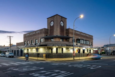 Sydney Junction Hotel - Sunshine Coast Tourism 0