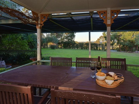 Tabitha Hill Estate - Sunshine Coast Tourism 1