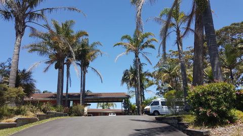 Tabourie Lake Motor Inn - Sunshine Coast Tourism 0