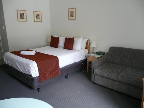 Taft Motor Inn - Sunshine Coast Tourism 1