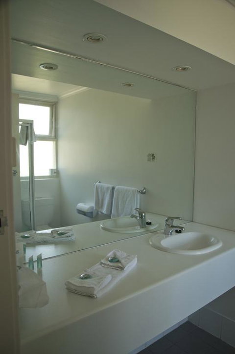 Taft Motor Inn - Sunshine Coast Tourism 3
