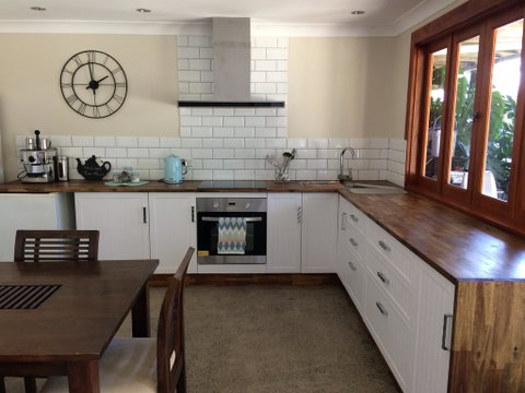TAKURA HEIGHTS Modern Country Apartment With Pool Access - Sunshine Coast Tourism 2
