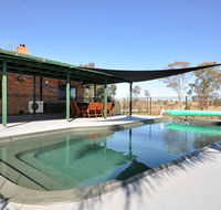 Talga Escape Rothbury with pool and views - Holiday Sunshine Coast