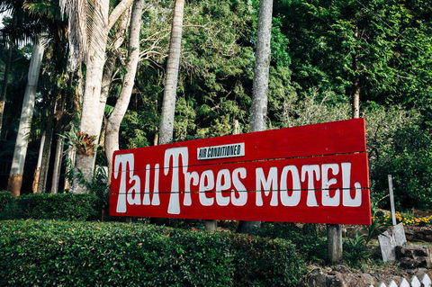 Tall Trees Motel Mountain Retreat - Holiday Sunshine Coast 0