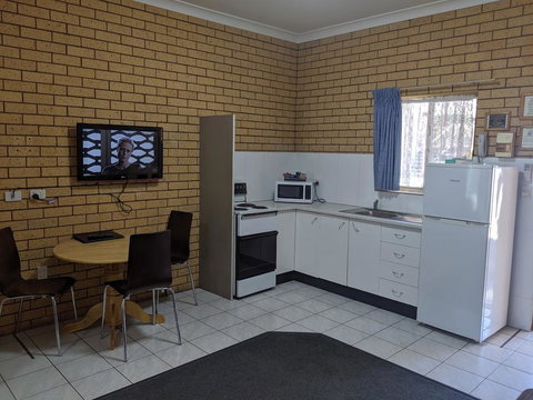 Tallarook Motor Inn - Holiday Sunshine Coast 3