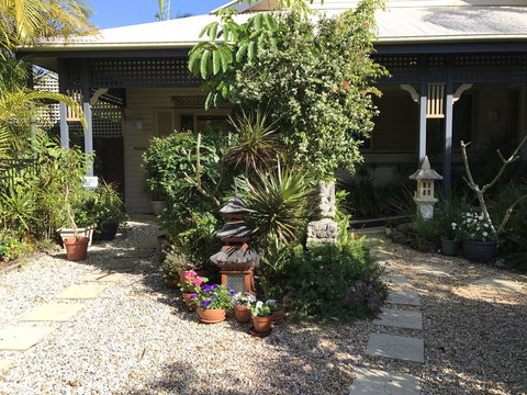 Tallow Beach Motel - Holiday Sunshine Coast 3