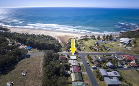 Tallowood Beachfront Cottage - Sunshine Coast Tourism 1