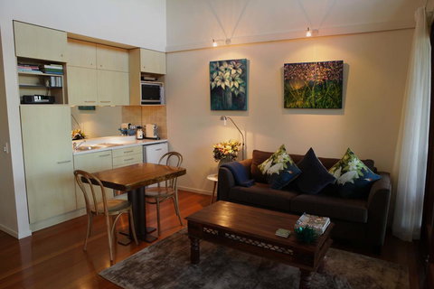 Taman Sari Private Pavilions - Sunshine Coast Tourism 2