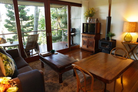 Taman Sari Private Pavilions - Holiday Sunshine Coast 1