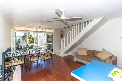 Taranaki Apartment - Holiday Sunshine Coast 2