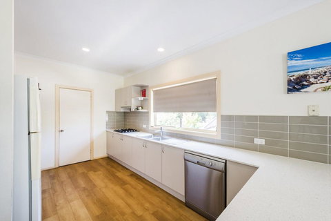 Tarcoola - Holiday Sunshine Coast 3