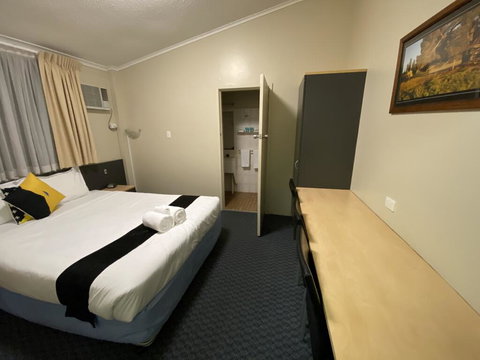 Taree Motor Inn - Sunshine Coast Tourism 3