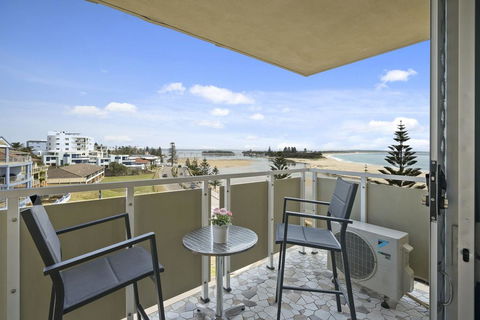 Tasman Towers - Unit 13 - Sunshine Coast Tourism 0