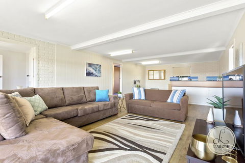 TASSIE SEASIDE SERENITY - L'Abode Accommodation - Sunshine Coast Tourism 3