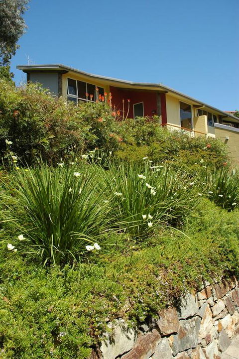 Tathra Beach House Holiday Apartments - Sunshine Coast Tourism 3