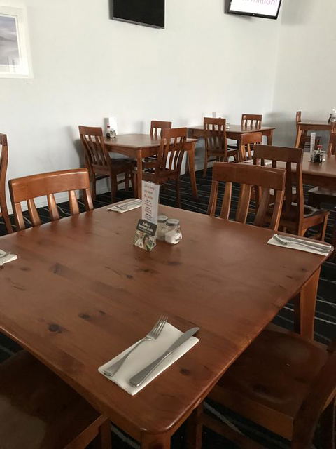 Tea Gardens Motel - Holiday Sunshine Coast 2