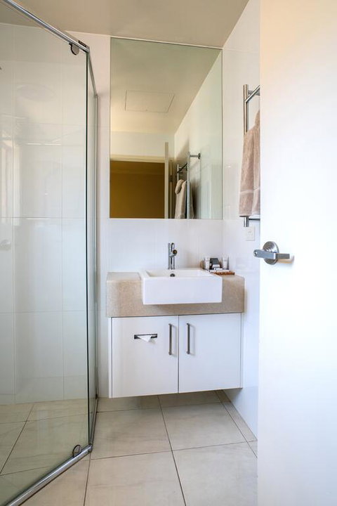 Tea House Motor Inn - Sunshine Coast Tourism 3