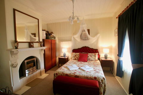Tenterfield Historic C1895 Cottage - Sunshine Coast Tourism 2