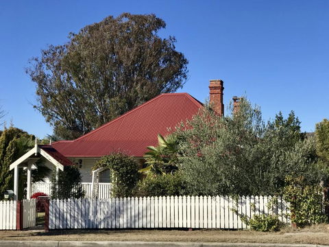 Tenterfield Historic C1895 Cottage - Sunshine Coast Tourism 0