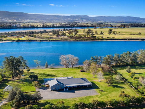 Terara Riverview Estate - Sunshine Coast Tourism 0