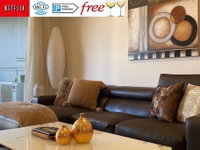 TERRACE LUX FULLY AIR 2 CAR FREE NETFLIX WIFI WINE
