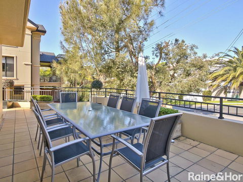 Terrigal Townhouse - 1/21 Campbell Crescent, Terrigal - Sunshine Coast Tourism 3