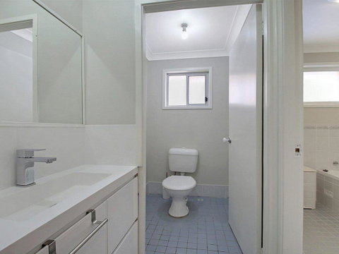 That Pink House! - Comfortable Home Away From Home - Sunshine Coast Tourism 2