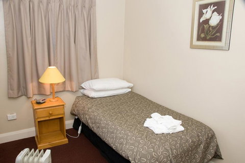 The Alpine Hotel - Sunshine Coast Tourism 3