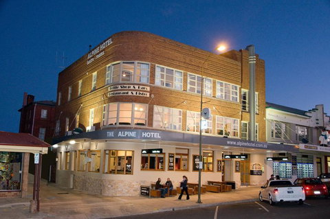 The Alpine Hotel - Sunshine Coast Tourism 0
